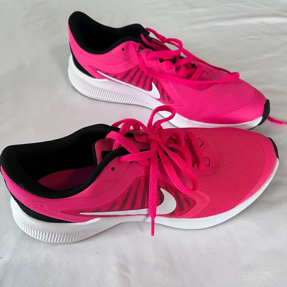 Nike Womens tennis shoes Pink & Black, 6 Youth, Womens 7 1/2